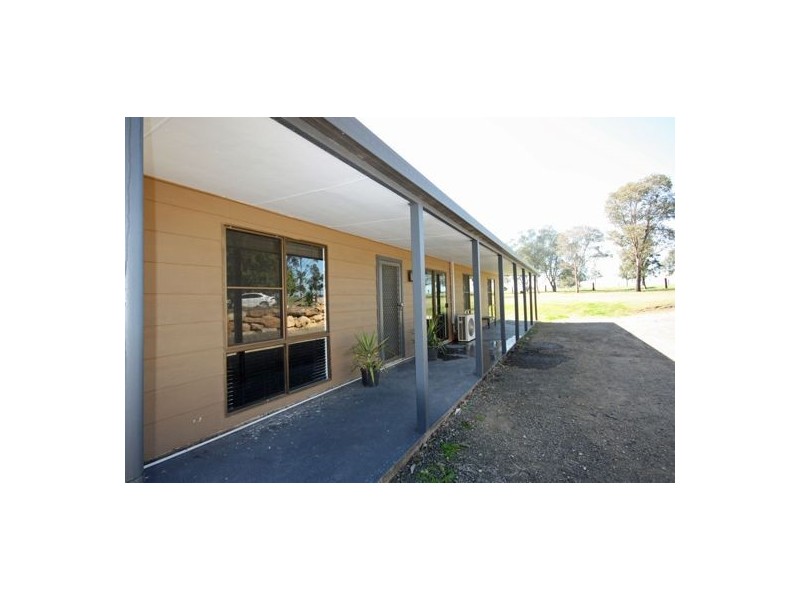 99 Long Point Road East, Singleton NSW 2330