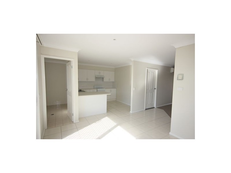 2/29 Wilkinson Blvd, Singleton NSW 2330