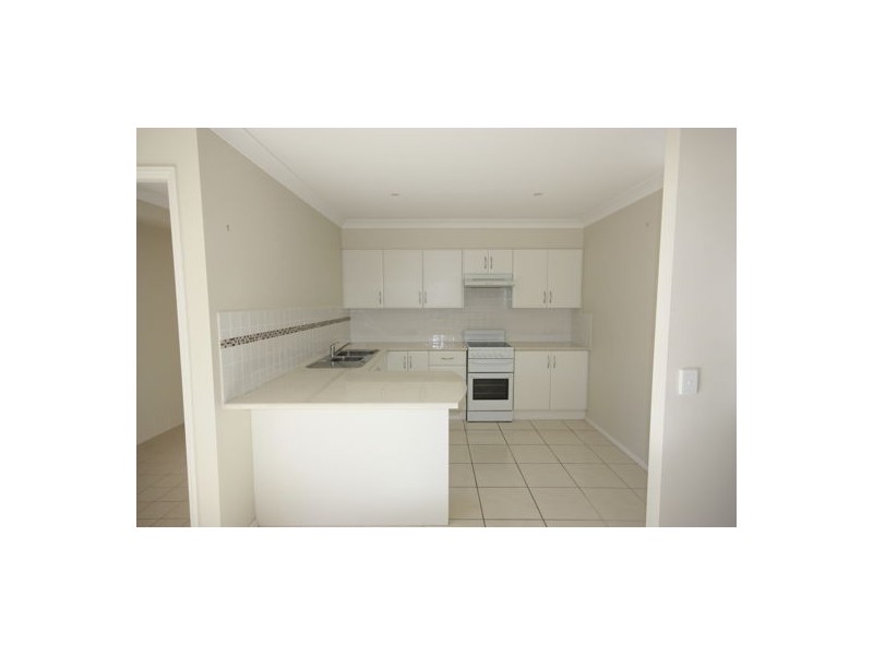 2/29 Wilkinson Blvd, Singleton NSW 2330