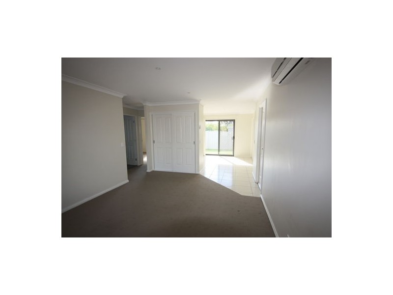 2/29 Wilkinson Blvd, Singleton NSW 2330