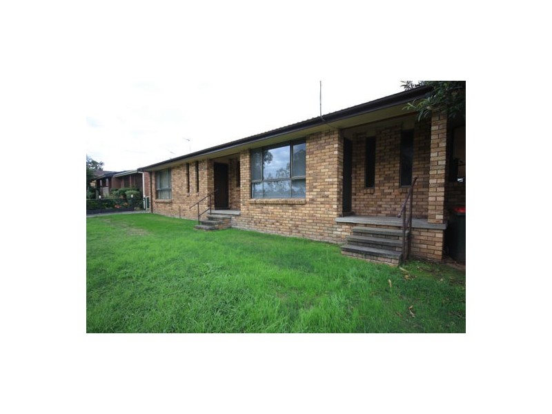 2/88 Blaxland Avenue, Singleton NSW 2330