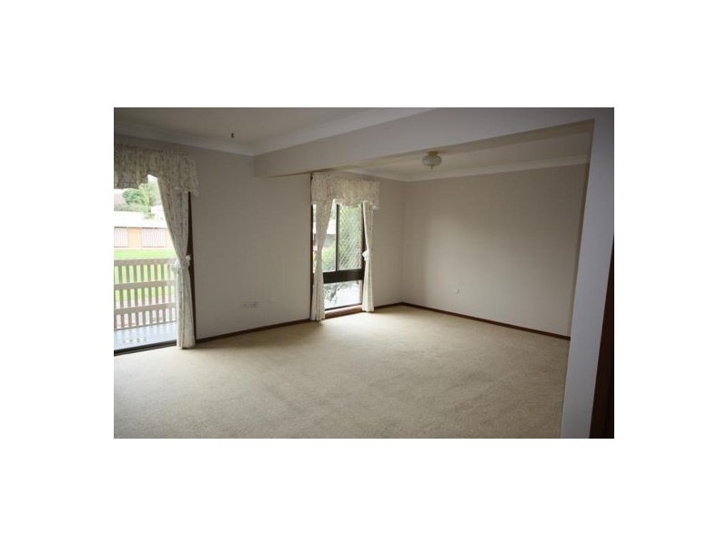 1/8 Button Close, Singleton NSW 2330