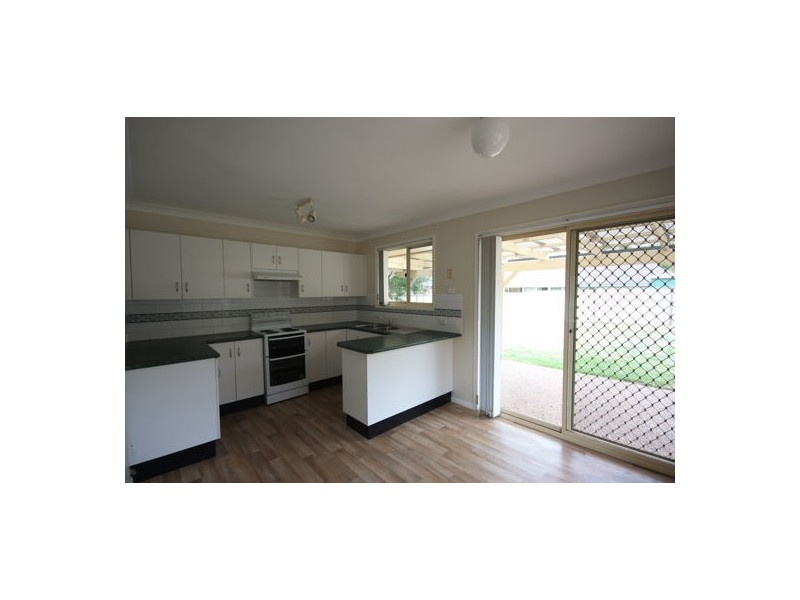 2/48 Madden Parade, Singleton NSW 2330