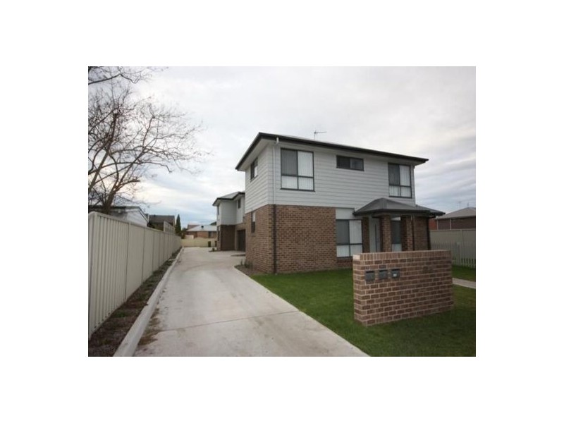 3/10a Kelso Street, Singleton NSW 2330