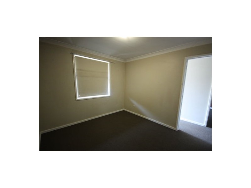 2/20 Mitchell Avenue, Singleton NSW 2330