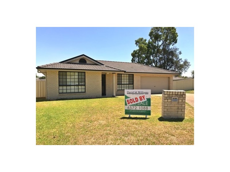 12 North Close, Singleton NSW 2330