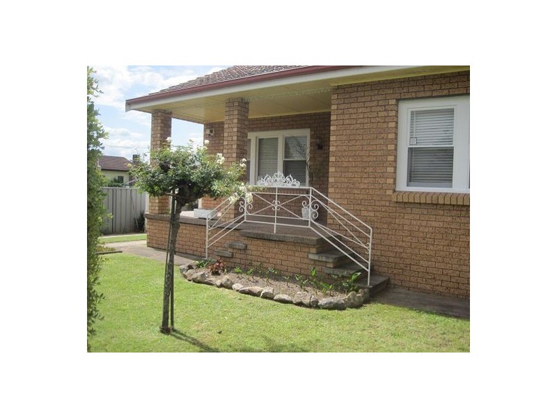 16 Barton Avenue, Singleton NSW 2330