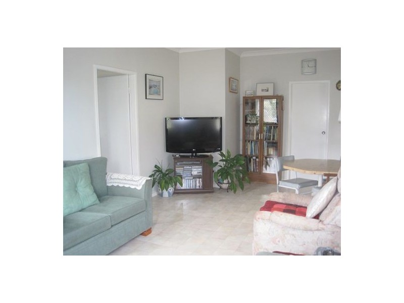 16 Barton Avenue, Singleton NSW 2330