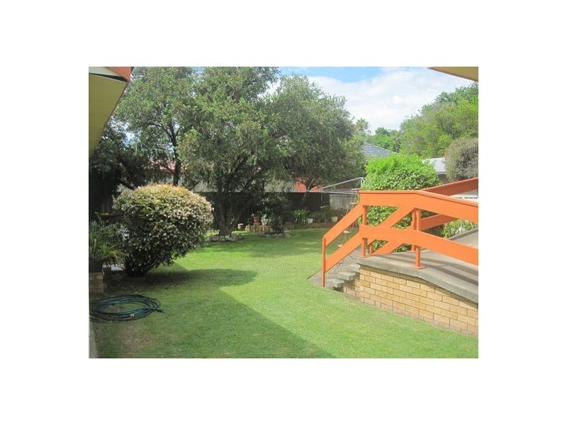 16 Barton Avenue, Singleton NSW 2330