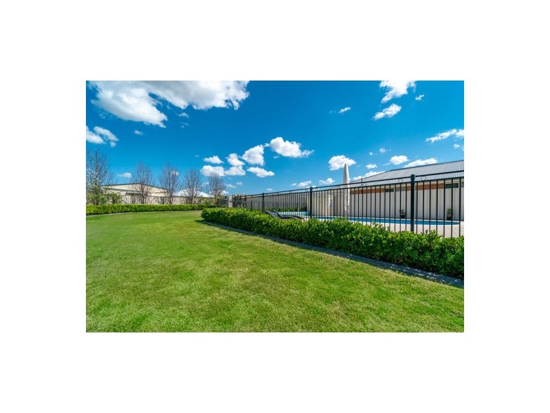 129 Casey Drive, Singleton NSW 2330