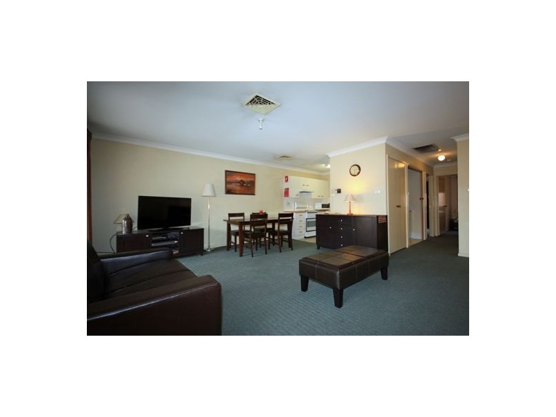 16 The Terraces 174 John Street, Singleton NSW 2330