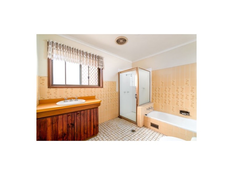 8 Button Close, Singleton NSW 2330