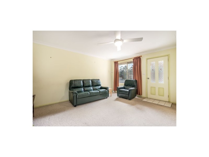 2/11 Richards Avenue, Singleton NSW 2330