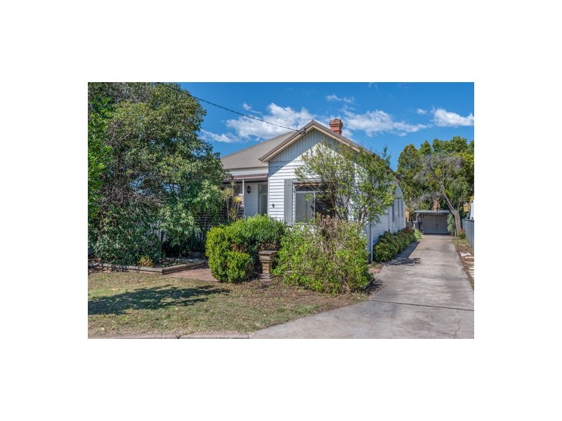 9 Albert Street, Singleton NSW 2330