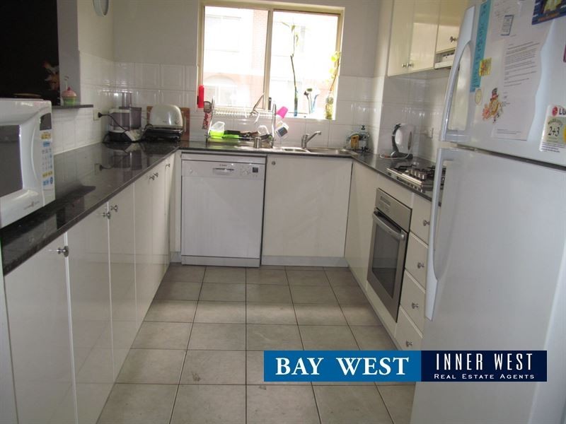 27/3  Bradley Place, Liberty Grove NSW 2138