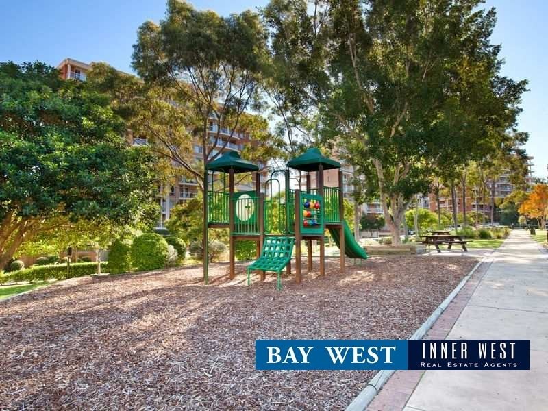 8 Simeon Place, Liberty Grove NSW 2138