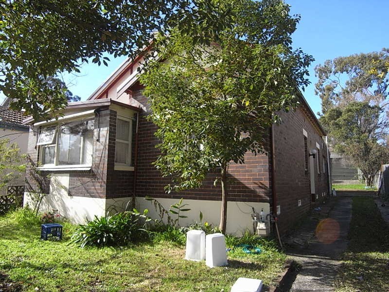 4 Kanoona Avenue, Homebush NSW 2140
