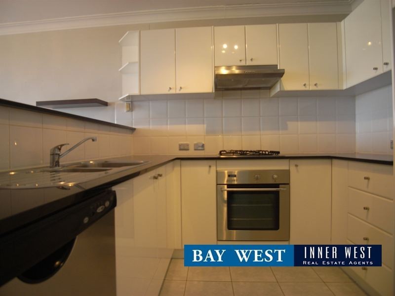 801/4 Wentworth Drive, Liberty Grove NSW 2138