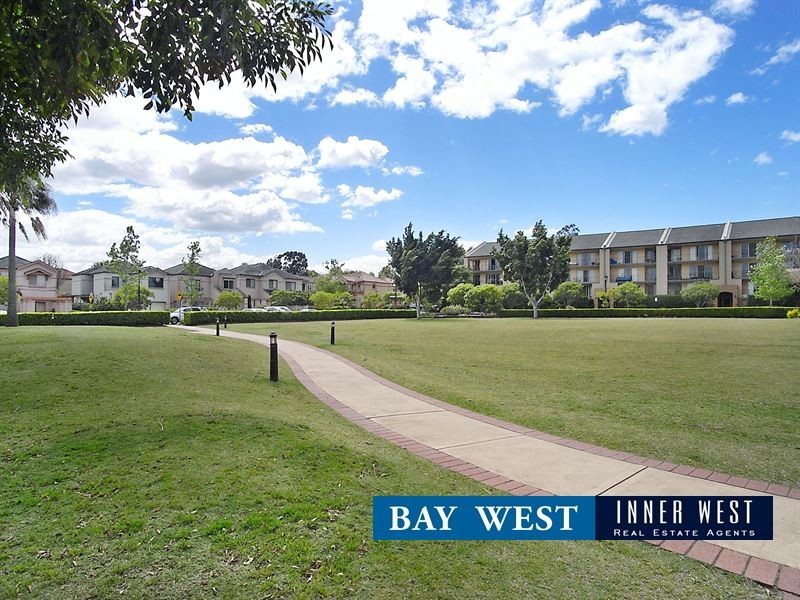 601/4 Wentworth Drive, Liberty Grove NSW 2138