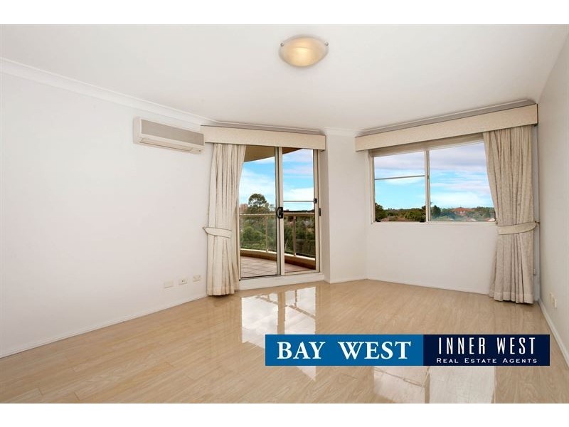 702/10 Wentworth Drive, Liberty Grove NSW 2138