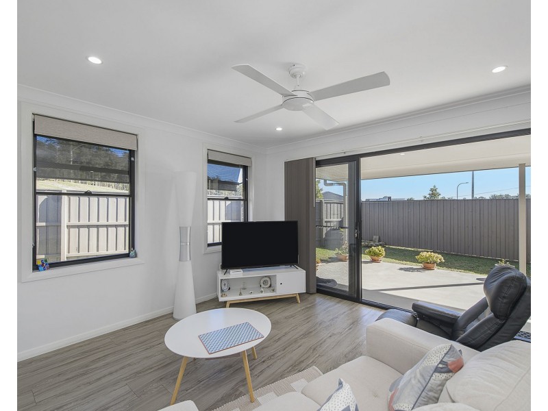 12A-12B Meehan Street, Thrumster NSW 2444