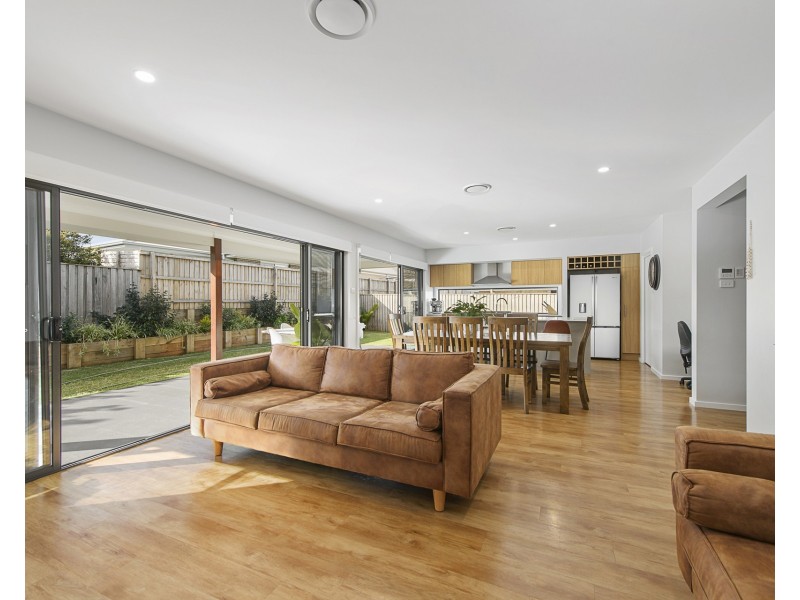 15 Cohen Way, Thrumster NSW 2444