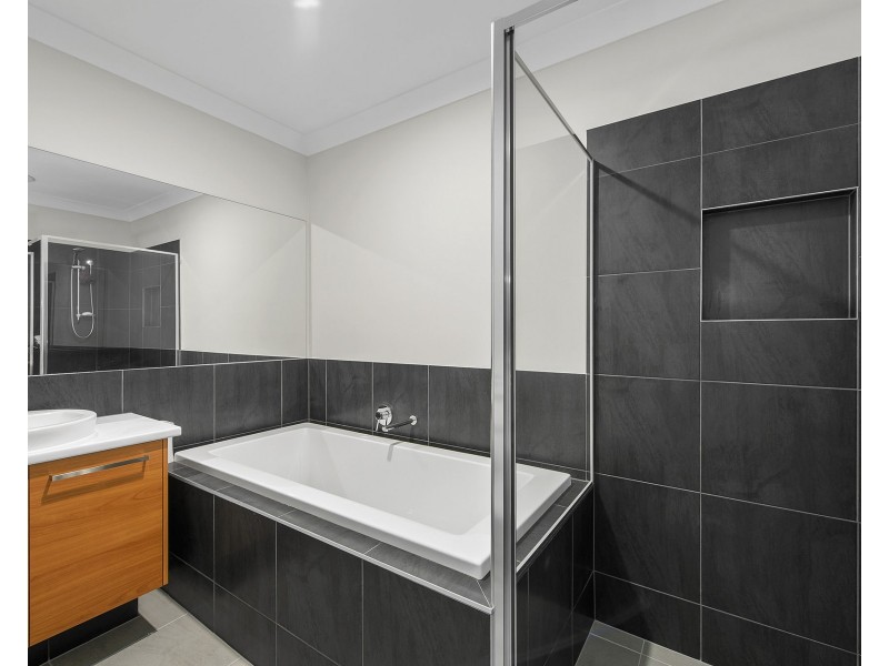 15 Backler Street, Thrumster NSW 2444