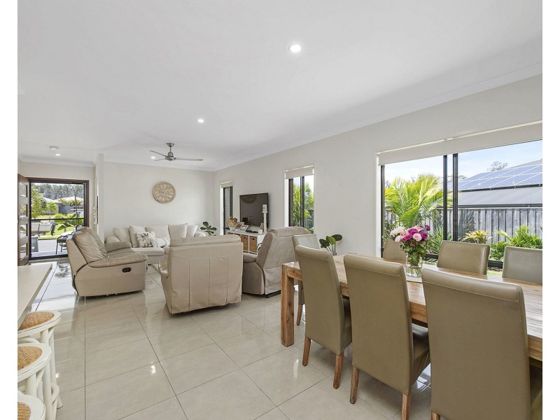 7 Alumni Way, Thrumster NSW 2444