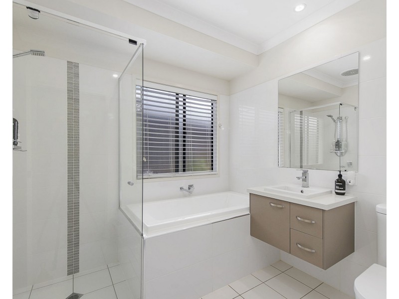 7 Alumni Way, Thrumster NSW 2444