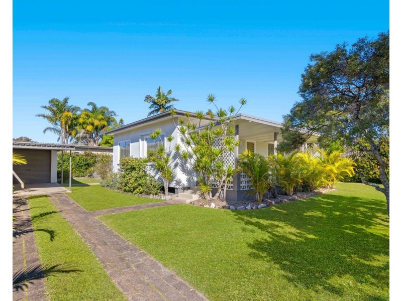 9 Evans Street, Lake Cathie NSW 2445
