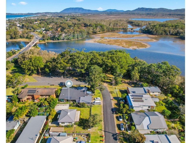 9 Evans Street, Lake Cathie NSW 2445