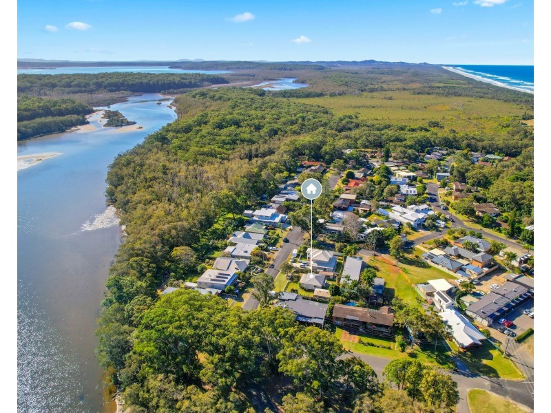 9 Evans Street, Lake Cathie NSW 2445