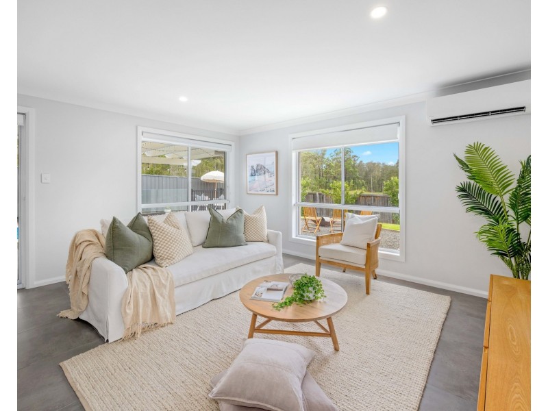 8 Assembly Close, Thrumster NSW 2444