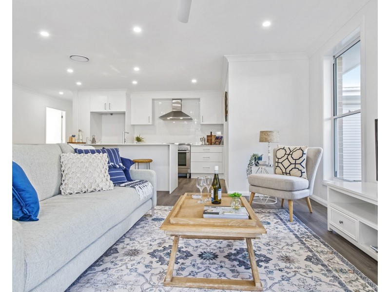 4 Dominica Street, Lake Cathie NSW 2445