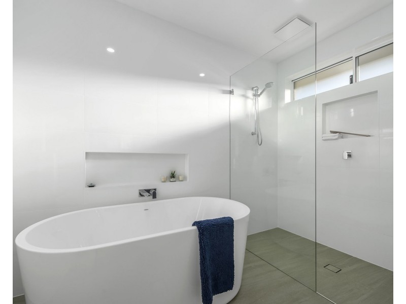 4 Dominica Street, Lake Cathie NSW 2445