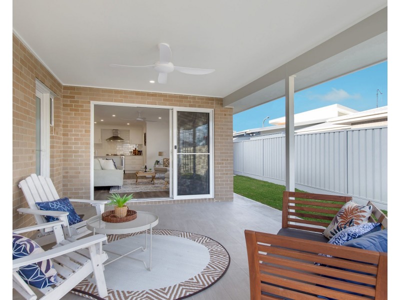 4 Dominica Street, Lake Cathie NSW 2445