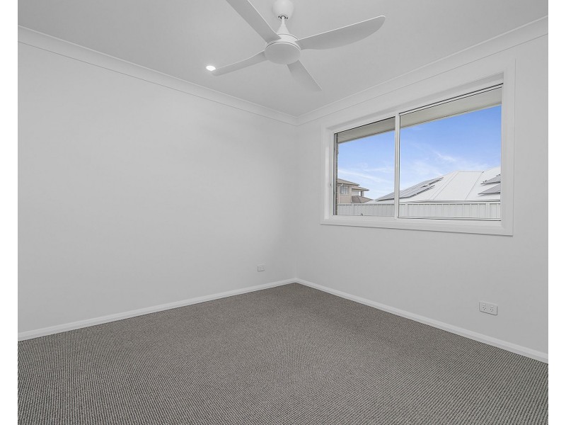 4 Dominica Street, Lake Cathie NSW 2445