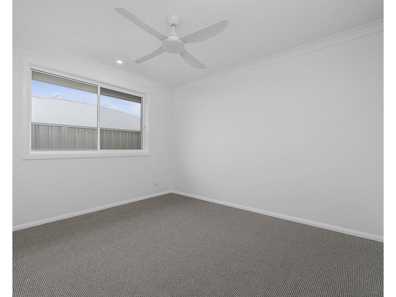 4 Dominica Street, Lake Cathie NSW 2445