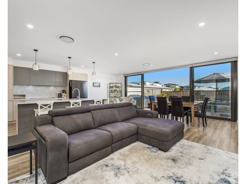 46 Whitewater Terrace, Lake Cathie NSW 2445