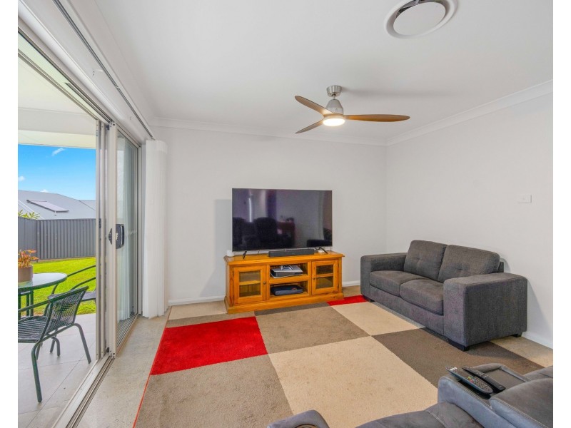 12 Scott Street, Thrumster NSW 2444