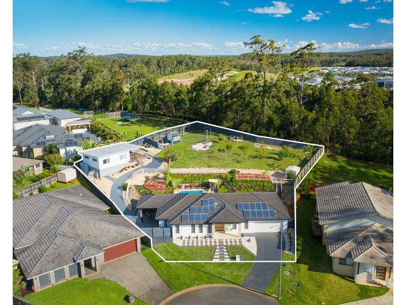 5 Lyons Close, Thrumster NSW 2444