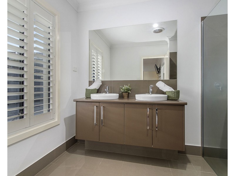 5 Lyons Close, Thrumster NSW 2444