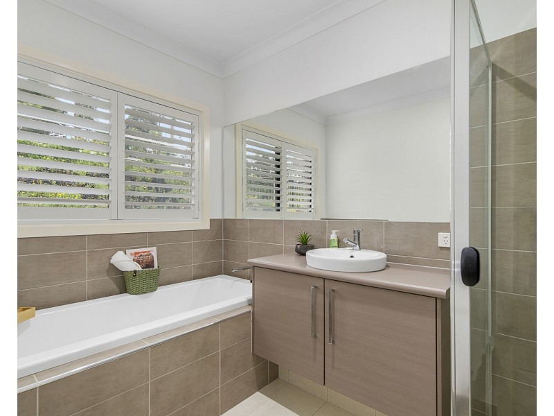 5 Lyons Close, Thrumster NSW 2444