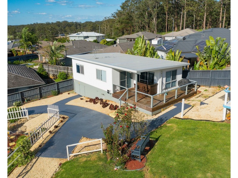 5 Lyons Close, Thrumster NSW 2444