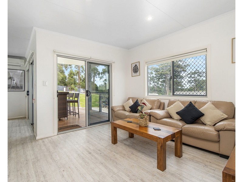 5 Lyons Close, Thrumster NSW 2444