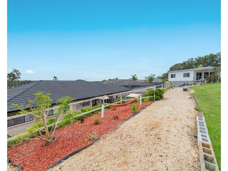 5 Lyons Close, Thrumster NSW 2444