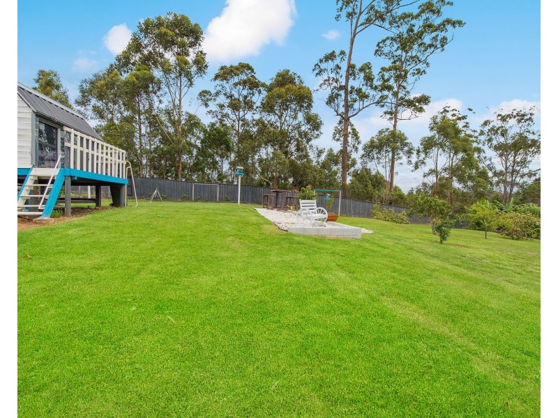 5 Lyons Close, Thrumster NSW 2444