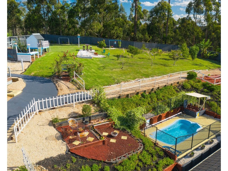 5 Lyons Close, Thrumster NSW 2444