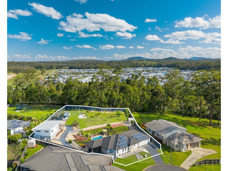 5 Lyons Close, Thrumster NSW 2444