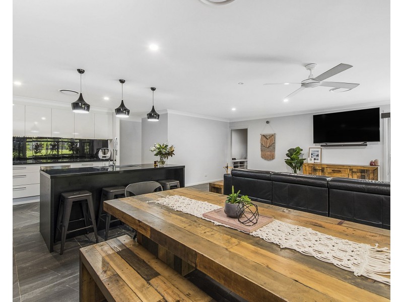 102 Capital Drive, Thrumster NSW 2444